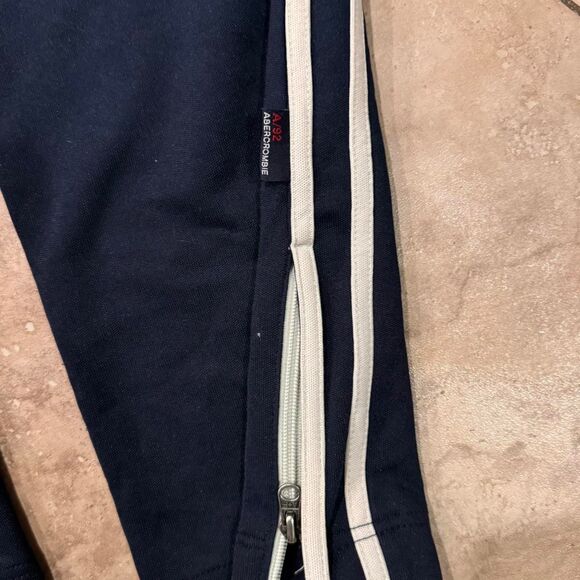Abercrombie-fitch Men's Navy and Blue Joggers-tracksuits - Picture 5 of 5